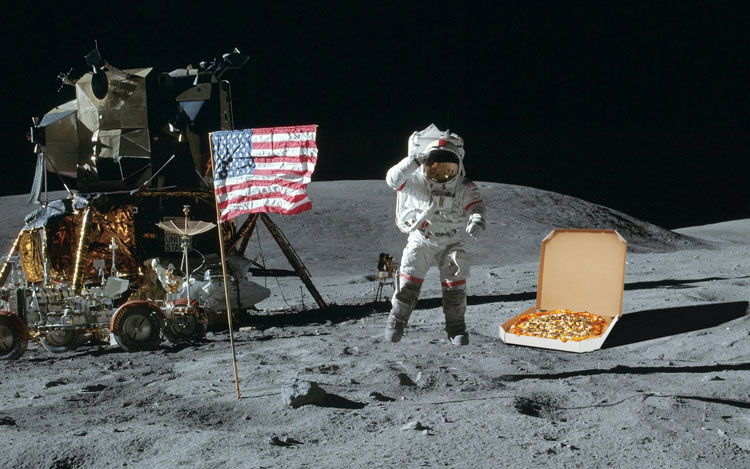 moon_pizza