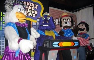 munchs-make-believe-band-chuck-e-cheese